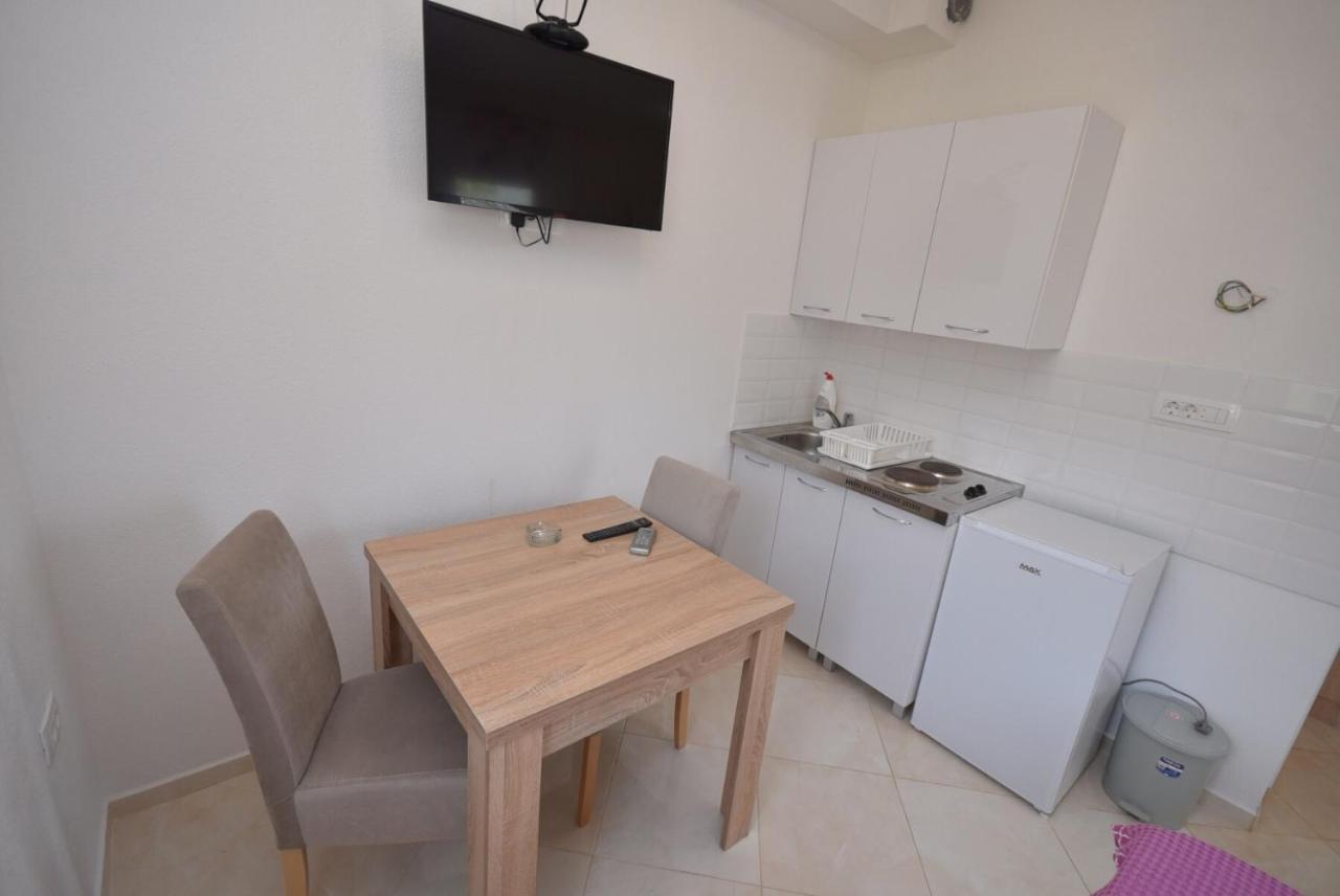 Subotic S Apartmani Risan Exterior photo