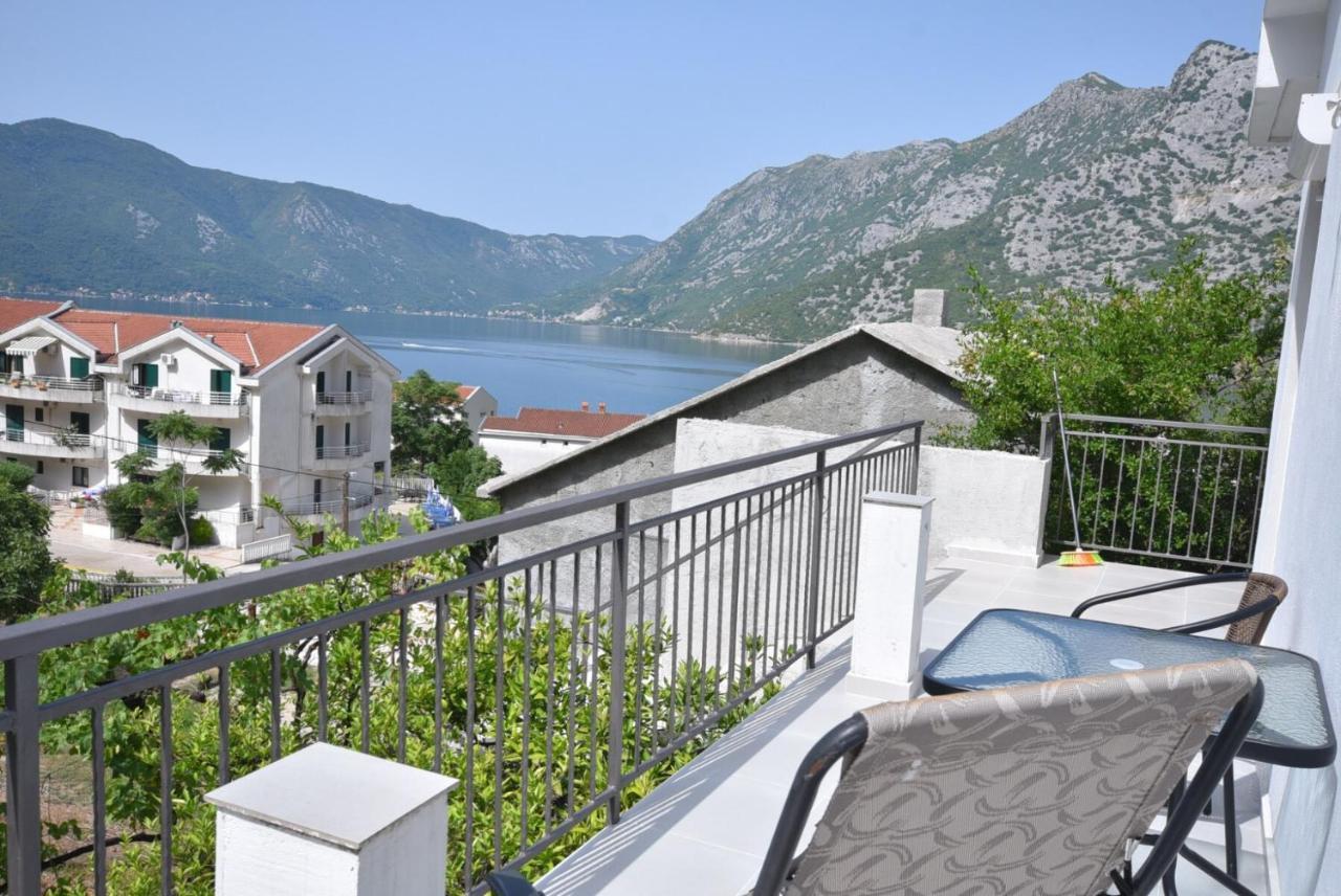 Subotic S Apartmani Risan Exterior photo
