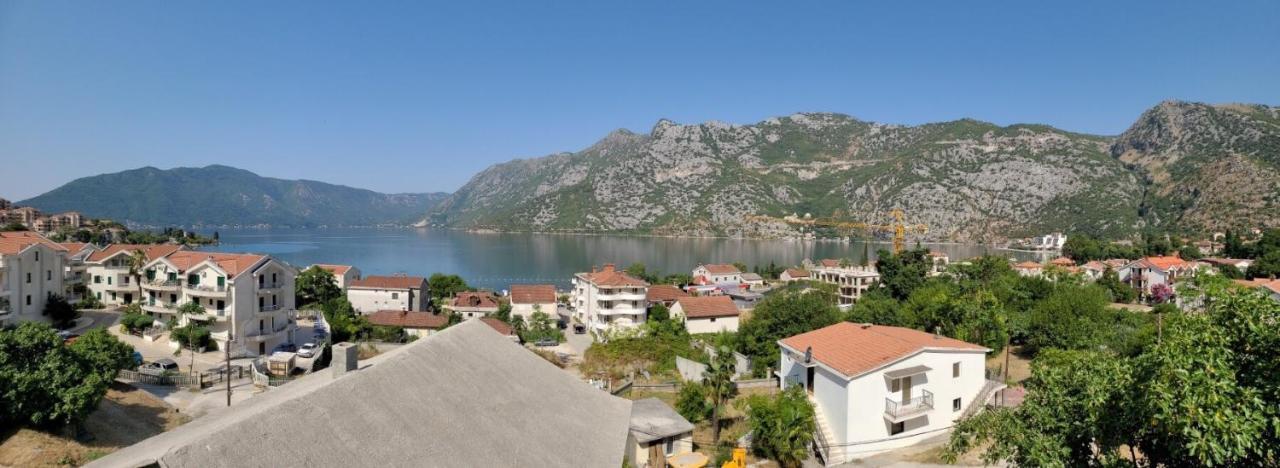 Subotic S Apartmani Risan Exterior photo